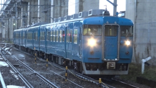 【4K】あいの風とやま鉄道　普通列車413系電車　AM05編成　森本駅到着